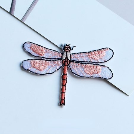 Patch brodé thermocollant libéllule 6cm x 4cm couleur Marron
