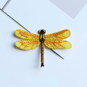Patch brodé thermocollant libéllule 6cm x 4cm couleur Jaune