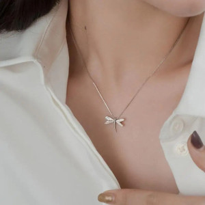 Collier Pendentif Libellule Scintillement Doré Couleur  Argent