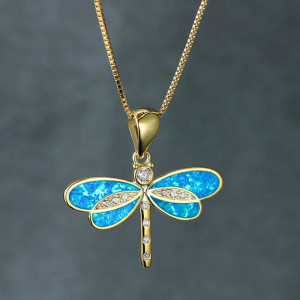 Collier Pendentif Libellule Éclat Prismatique couleur bleu