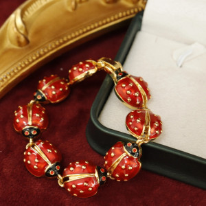 Vue de face Bracelet Prestige Coccinelle Éclat d'Or
