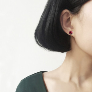 Vue Porté Boucles d'Oreilles Coccinelle Fantaisie en Acier Inoxydable