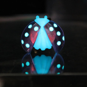 Bague Coccinelle "Éclat de Nuit" Redimensionnable