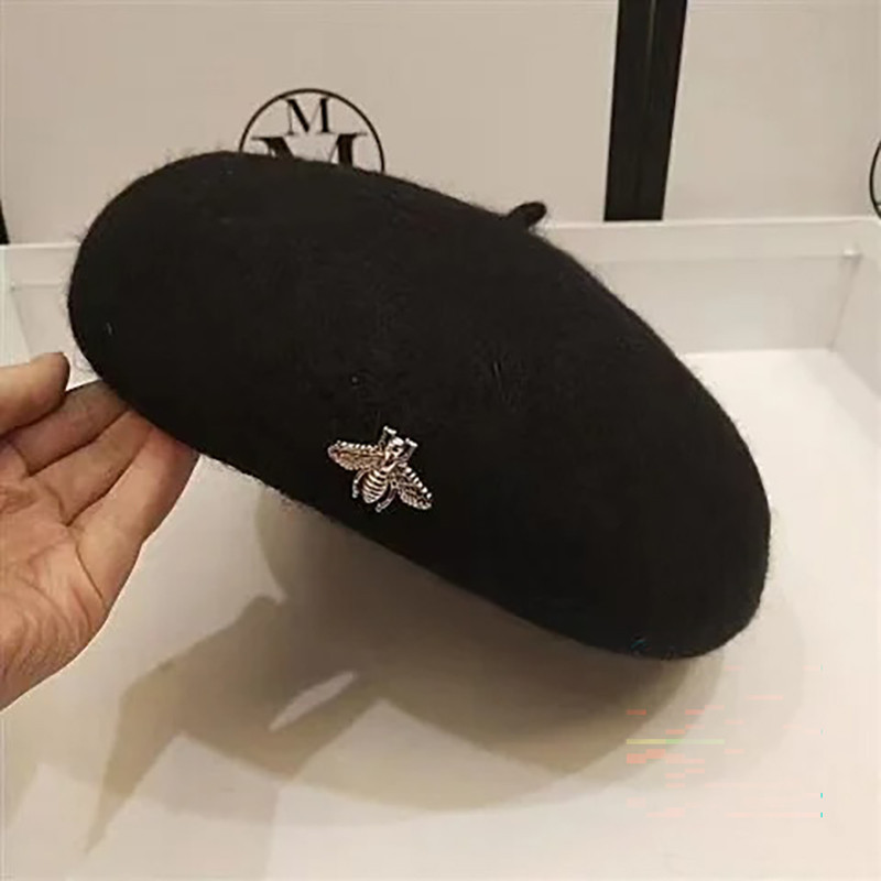 Béret en laine pour femme avec magnifique broche abeille Couleur Noir