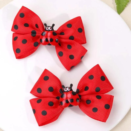 Vue complète du Lot de 2 Barrettes Coccinelle à motif Poids Noirs