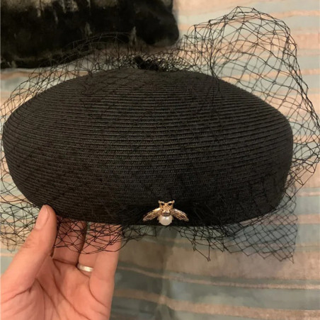 Béret pour femmes design exclusif Avec perle d'abeille noir