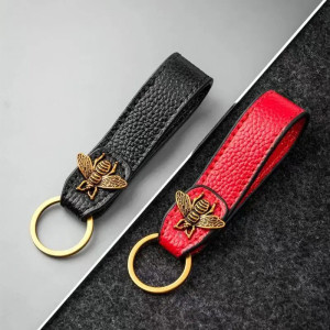 Porte-clés Abeille Élégance Royale en Cuir & Bronze !