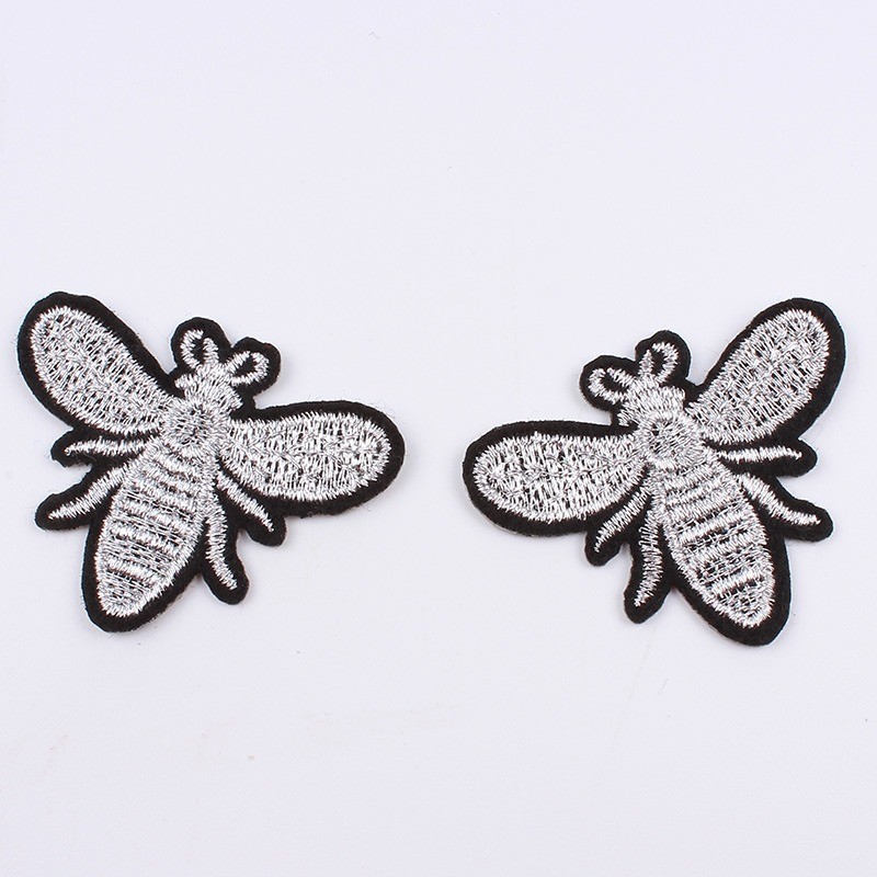 Patchs abeille brodés couleur argent 3.5 x 4.4 cm