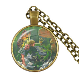 Enchanted Kiss Frog Necklace – Unique Fairytale Jewelry Gift
