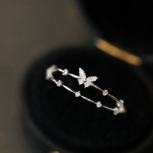 Anillo Mariposa Destellos de Diamante - Refinamiento y Brillo