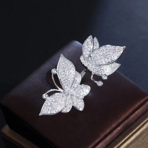 Détails de la Bague Duo de Papillons Étincelants