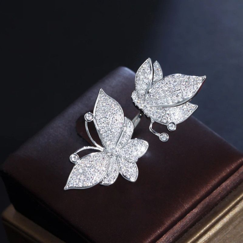 Détails de la Bague Duo de Papillons Étincelants