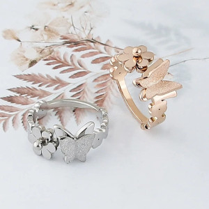 Cute Butterfly Ring 'Floral Sweetness' in Gold & Silver