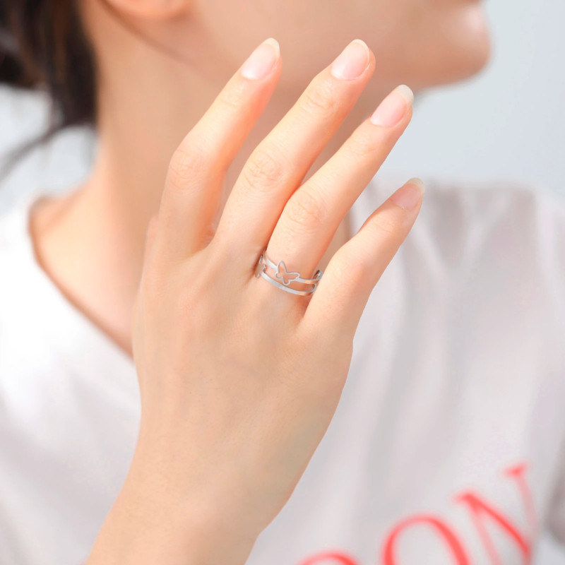 Anello Farfalla 'Leggerezza Minimalista' - Regolabile Oro & Argento
