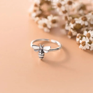 Cute Little Bee Ring in Copper | Elegant Jewelry Gift for Women