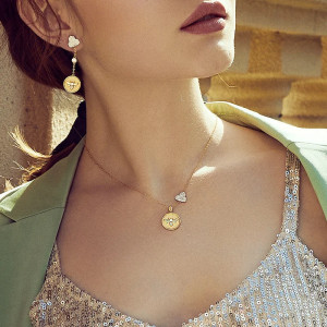 Bienenkette 'Edler Schimmer' – Eleganter Schmuck fürs Büro