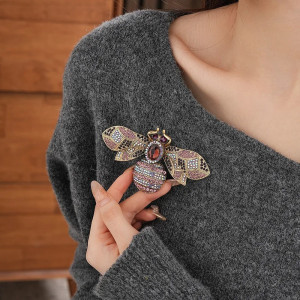 Broche Abeille 'Majesté Antique' | Bijou Vintage Élégant