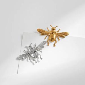 Broche Abeille "Essence Royale" – Pin's Élégant Or & Argent