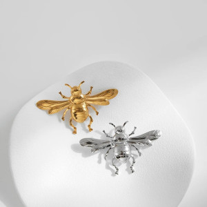 Broche Abeille "Essence Royale" – Pin's Élégant Or & Argent