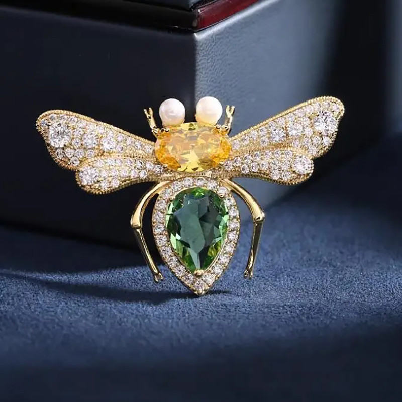 Broche de Abeja Prestigio Real | Joya Elegante y Original