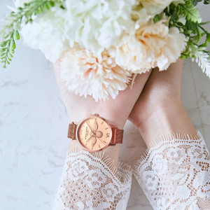 Montre-bracelet Marguerite en cuir noir et Quartz pour femmes