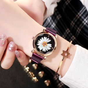 Daisy Elegance Floral Watch | Cute Bee Themed Jewelry Gift