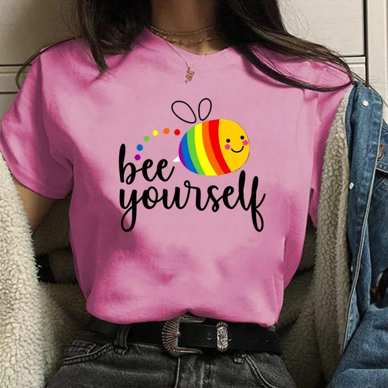 Camiseta Abeja "Bee Yourself" Arcoíris | Ropa Mujer Original