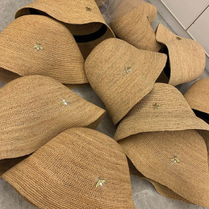Chapeau en Paille Abeille Éclat Naturel - Idéal pour l'Été | 1001abeilles.com