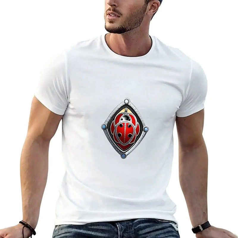 T-shirt Coccinelle Homme 'Écusson Protecteur' | Cadeau Unique