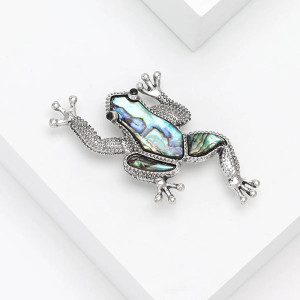 Broche Grenouille Nacre d'Ormeau | Bijou Nature Élégant