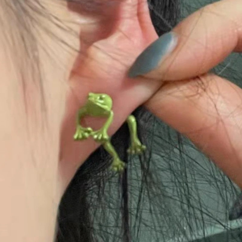 Funny 3D Frog Earrings | Unique Gift for Women & Nature Lovers