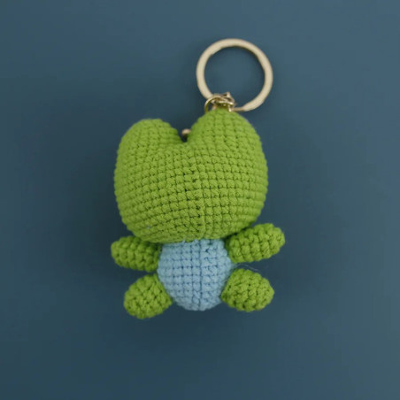 Porte-clés Grenouille Élégante au Crochet – Cadeau Fait Main