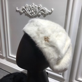 Chapeau en laine pour femme avec braoche abeille