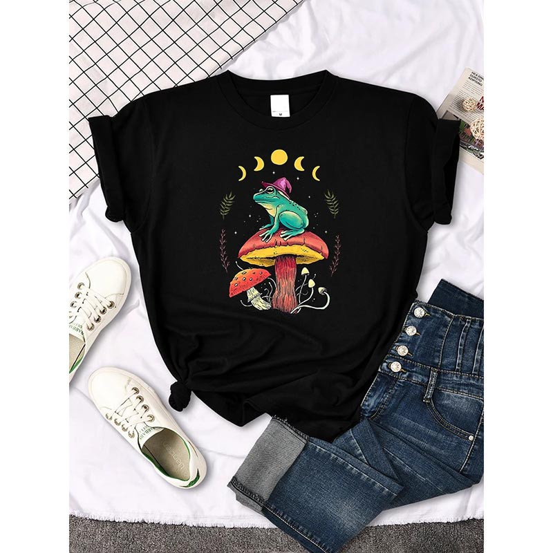 T-Shirt Grenouille Magique Mignonne | Lune & Champignon Mystique