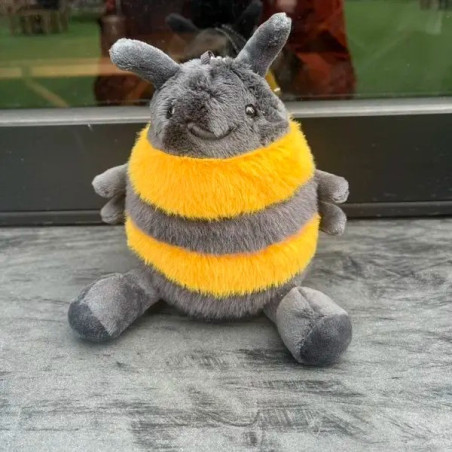 Magnifique peluche abeille jaune très douce avec un petit sourire adorable !