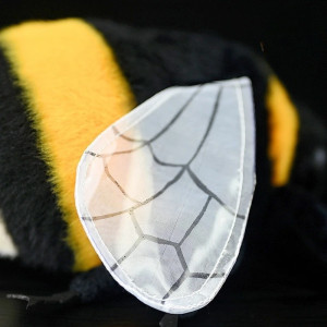 Lifelike Bee Stuffed Animal | Cute 22cm Plush Gift | 1001Bees