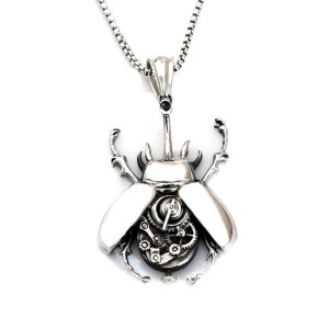 Pendentif Scarabée Steampunk Acier | Bijou Mécanique Unique