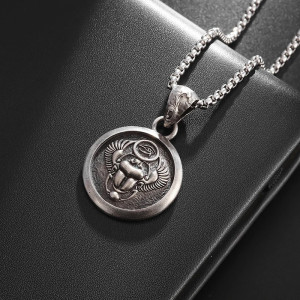 Collar Escarabajo Alado con Ojo de Horus | Joya Mística