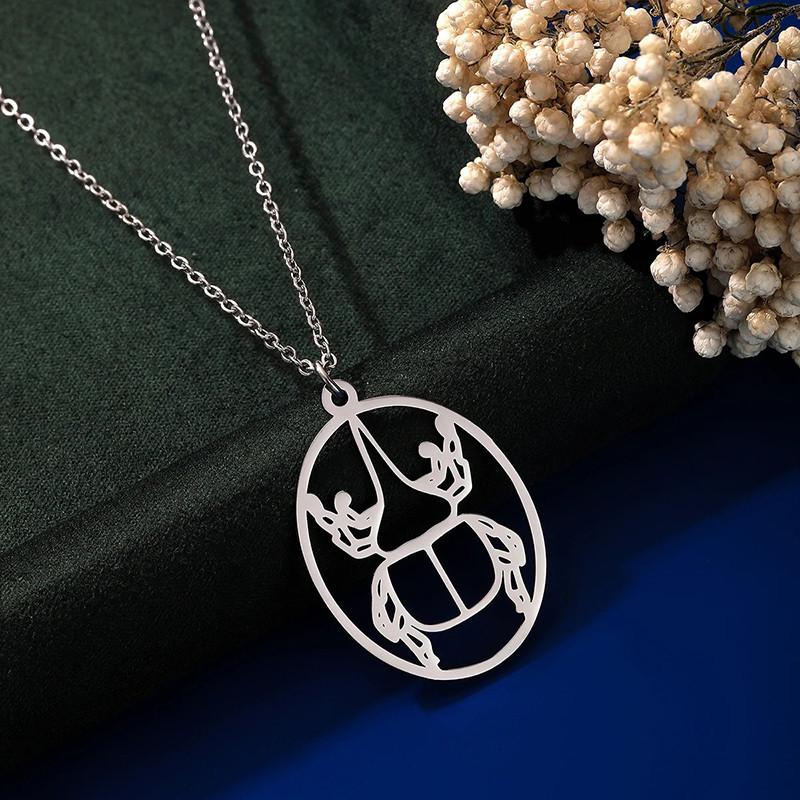 Collier Scarabée Royal Minimaliste – Doré ou Argenté