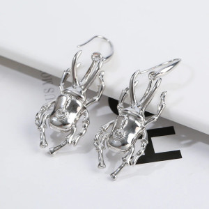 Boucles d'Oreilles Scarabée Cœur – Bijou Insecte 3D Or/Argent