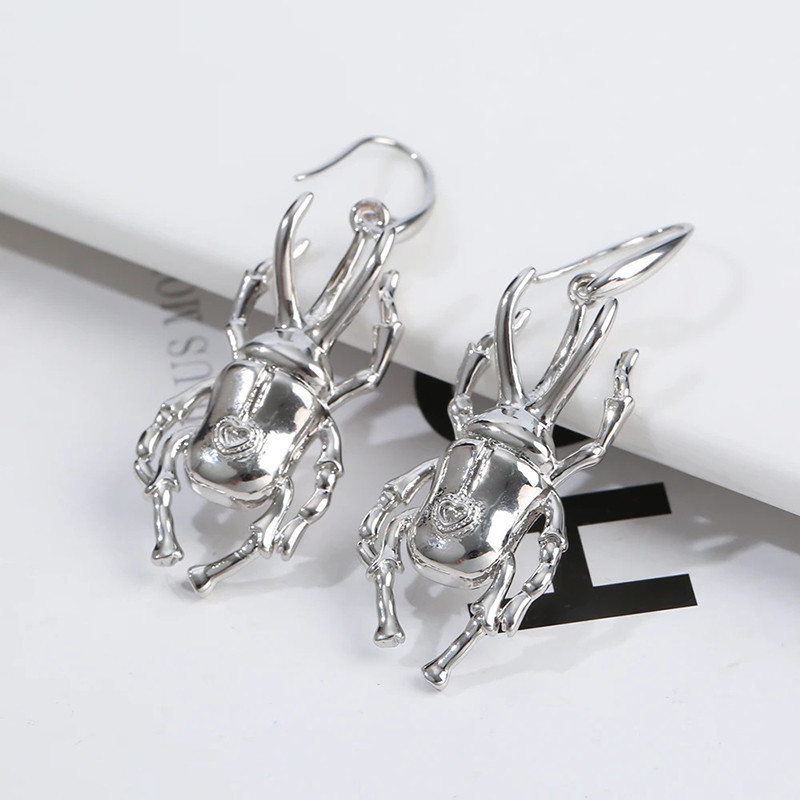 Boucles d'Oreilles Scarabée Cœur – Bijou Insecte 3D Or/Argent