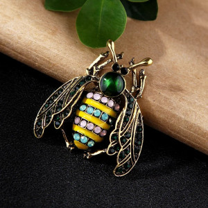 Royal Emerald Bee Brooch - Elegant and Natural Jewel!
