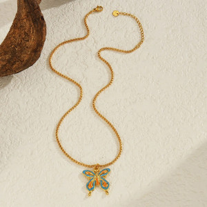 Collier Papillon en Émail Pastel | Bijou Doré Unique pour Femme