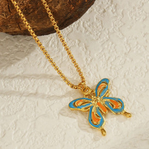 Collier Papillon en Émail Pastel | Bijou Doré Unique pour Femme