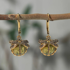 Pendientes de Libélula: ¡Elegancia Natural en Cristal de Color!
