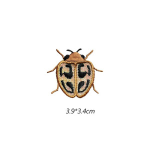 Parche Escarabajo "Manchas Doradas" - Bordado Elegante y Único