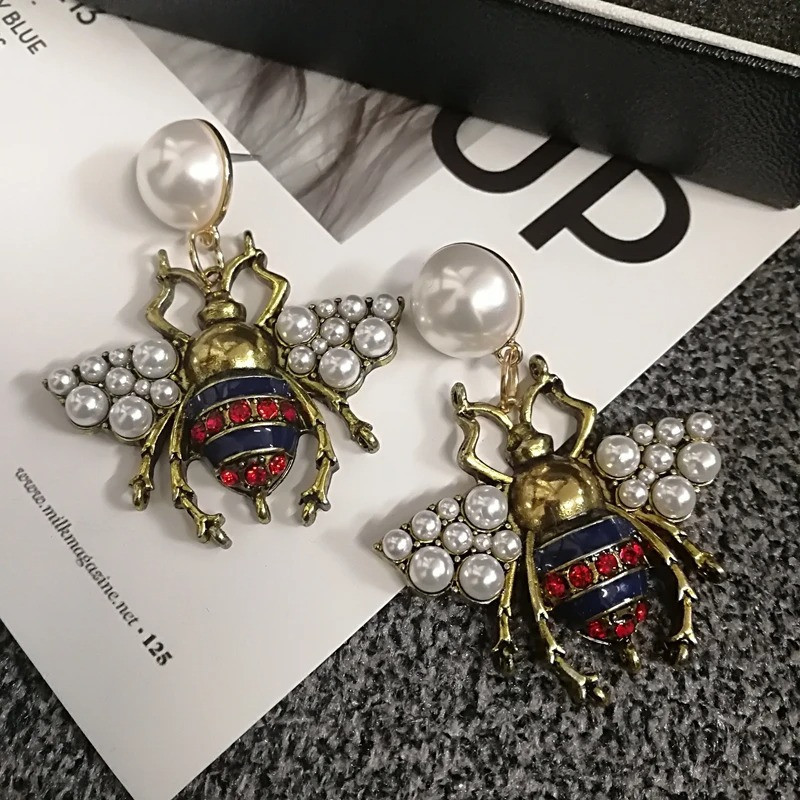 Orecchini Ape 'Maestà Reale' - Eleganza e Lusso