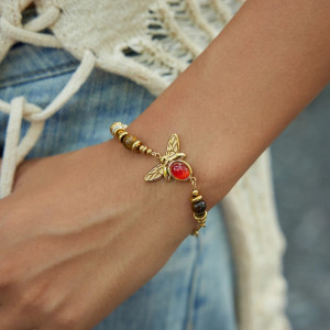 Bracelet Abeille Dorée Pierre Rouge et Perles Naturelles