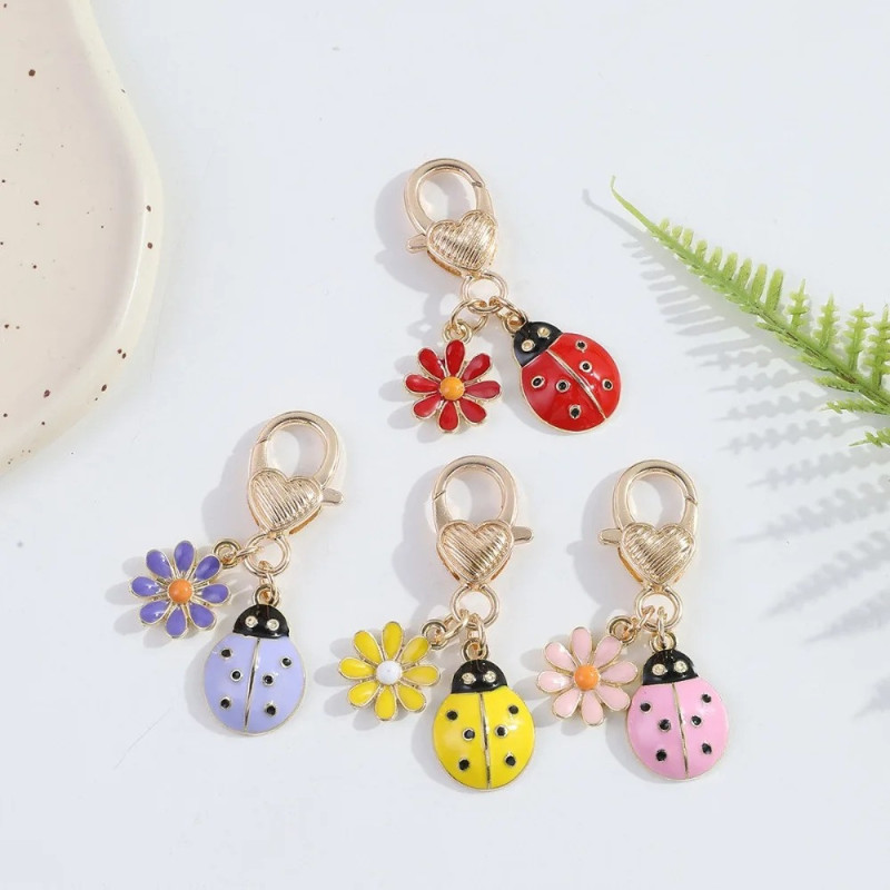 Porte-Clés Coccinelle “Marguerite Porte-Bonheur” 🐞🌼 - 4 couleurs au choix !