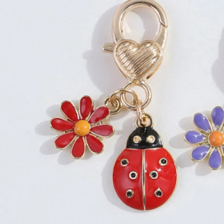 Porte-Clés Coccinelle “Marguerite Porte-Bonheur” - couleur rouge